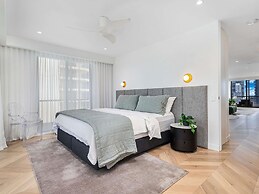 Paradise Centre Apartments