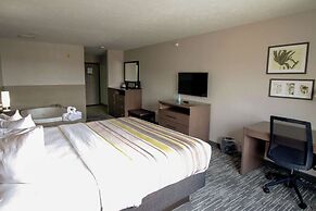 Country Inn & Suites by Radisson, Council Bluffs, IA