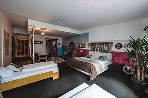 Superbude Altona Paradise