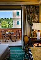 River Château Hotel