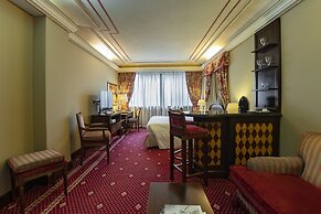 River Château Hotel