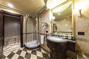 River Château Hotel