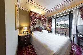 River Château Hotel