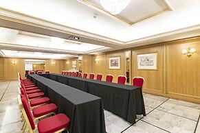 River Château Hotel