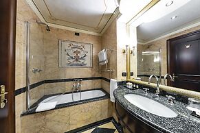 River Château Hotel