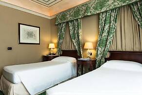 River Château Hotel