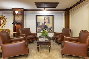 River Château Hotel