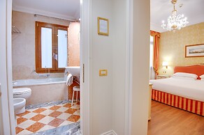 Hotel Antiche Figure