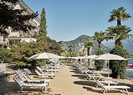 Hotel Carillon