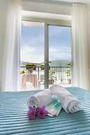 Hotel Carillon