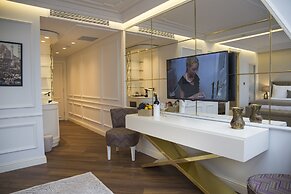 Hotel Mina – Special Class