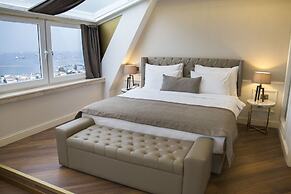 Hotel Mina – Special Class