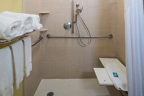 Holiday Inn Express & Suites W. Monroe by IHG