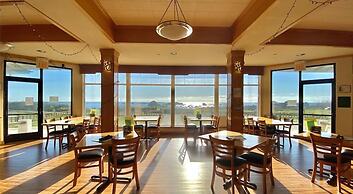Oceanfront Lodge