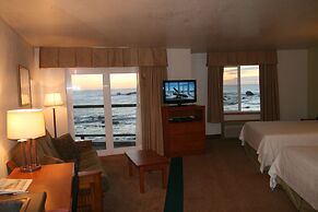 Oceanfront Lodge