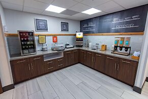Hampton Inn & Suites Denton