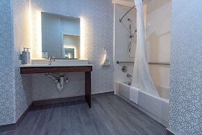 Hampton Inn & Suites Denton