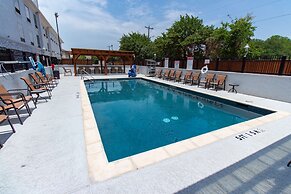 Hampton Inn & Suites Denton