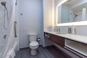 Hampton Inn & Suites Denton