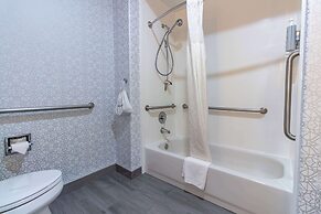 Hampton Inn & Suites Denton
