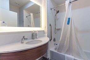 Hampton Inn & Suites Denton