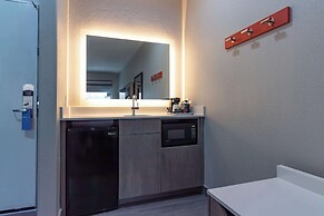 Hampton Inn & Suites Denton