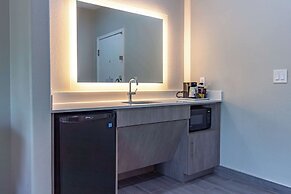 Hampton Inn & Suites Denton