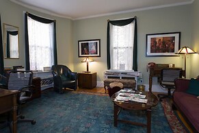 Irving House At Harvard