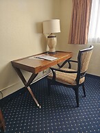 Broadway Inn Conference Center