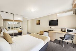 Ciloms Airport Lodge