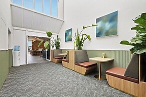 Ciloms Airport Lodge
