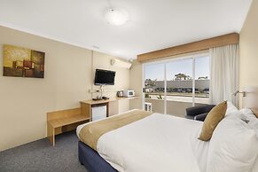 Ciloms Airport Lodge