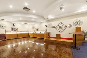 Ciloms Airport Lodge