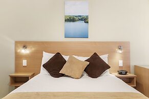 Ciloms Airport Lodge