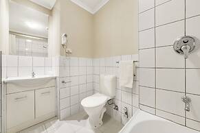 Ciloms Airport Lodge