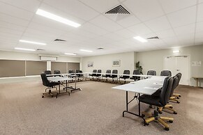 Ciloms Airport Lodge