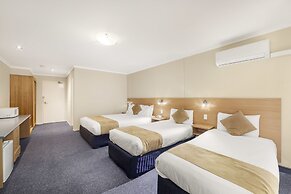 Ciloms Airport Lodge