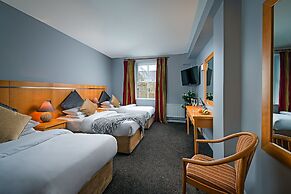 Queens Hotel and Nightclub