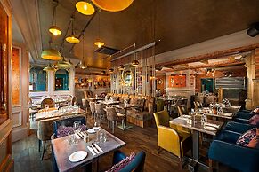 Queens Hotel and Nightclub