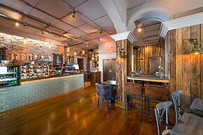 Queens Hotel and Nightclub