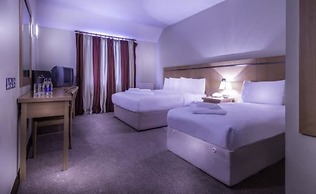 Queens Hotel and Nightclub