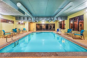 La Quinta Inn & Suites by Wyndham Jamestown