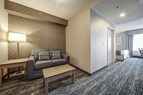 Monte Carlo Inn - Brampton Suites