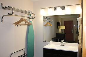 Sterling Inn Niagara Falls near IAG Airport