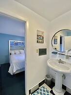 Bluebird Day Inn & Suites