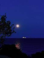 Kavos Bay Seafront Hotel