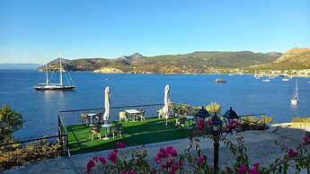 Kavos Bay Seafront Hotel