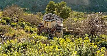 Kavos Bay Seafront Hotel