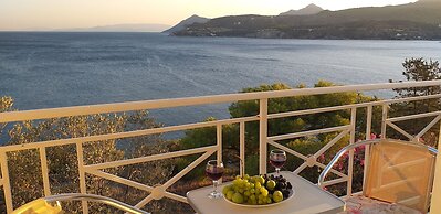 Kavos Bay Seafront Hotel