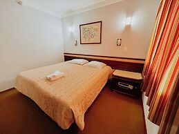 Plaza Inn Week Inn